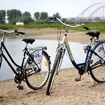 Acron 3*