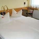 Acron Hotel 3*