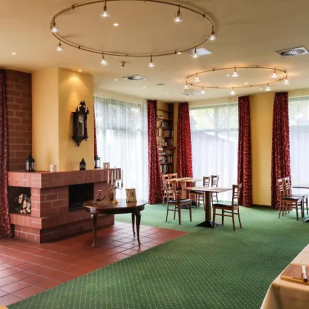Acron Hotel 3*