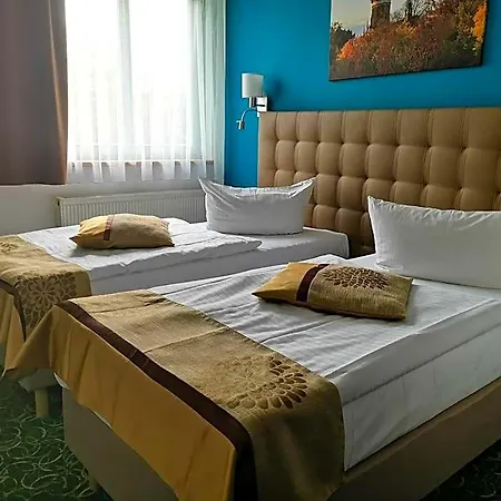 Acron Hotel 3*