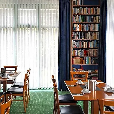 Acron Hotel 3*