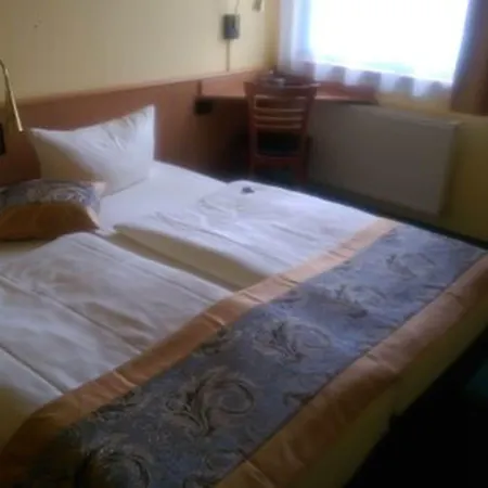 Acron Hotel 3*