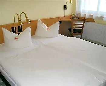 Acron Hotell 3*